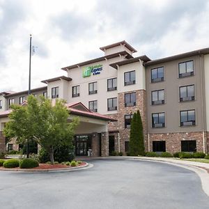 Holiday Inn Express & Suites Lexington North West-The Vineyard, An Ihg Hotel